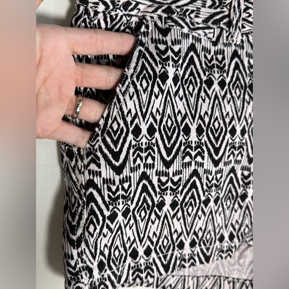 American Eagle shorts • NWT • Women’s size 14 - Picture 2 of 8